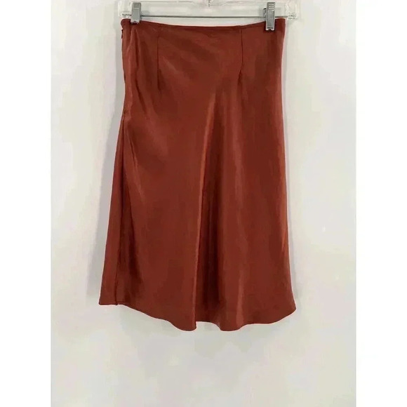 ALL ROW FIT N FLARE RUST RED SATIN SKIRT SIZE SMALL EASY WEAR (26W x 22L) - Picture 4 of 8